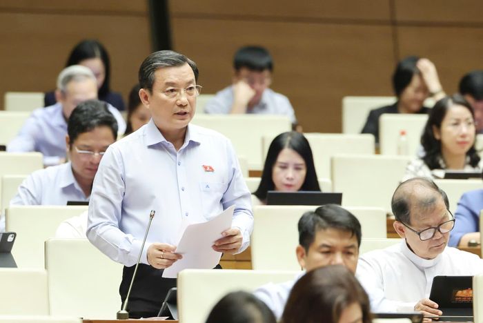 ĐB Phạm Trọng Nhân (TPHCM) phát biểu tại hội trường. Ảnh: QUANG PHÚC