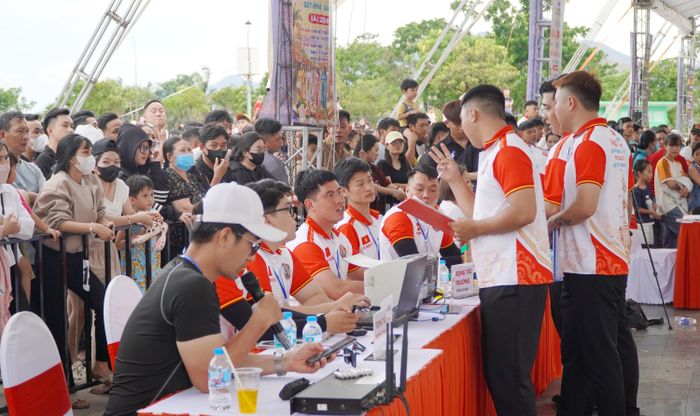  Tổ trọng tài chấm giải tại liên hoan 