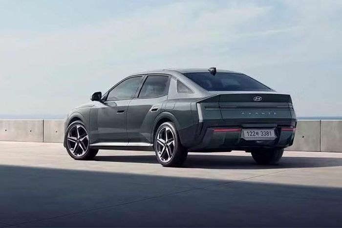 Với 11.094 hợp đồng ngay trong ngày đầu nhận đặt hàng, Elantra thế hệ thứ 8 đã vượt qua kỷ lục của thế hệ tiền nhiệm.