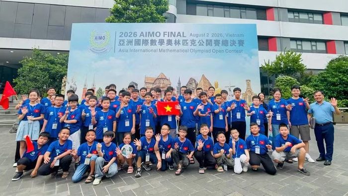 Đoàn học sinh Việt Nam tham dự AIMO 2026.