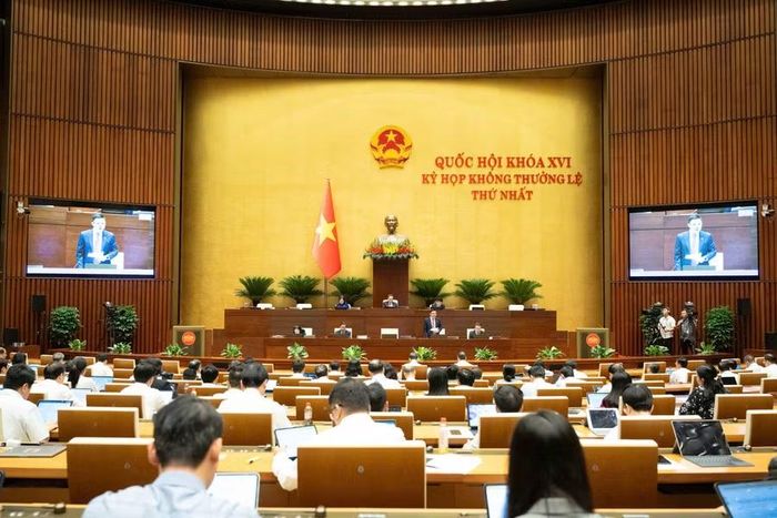 Quang cảnh Phiên họp
