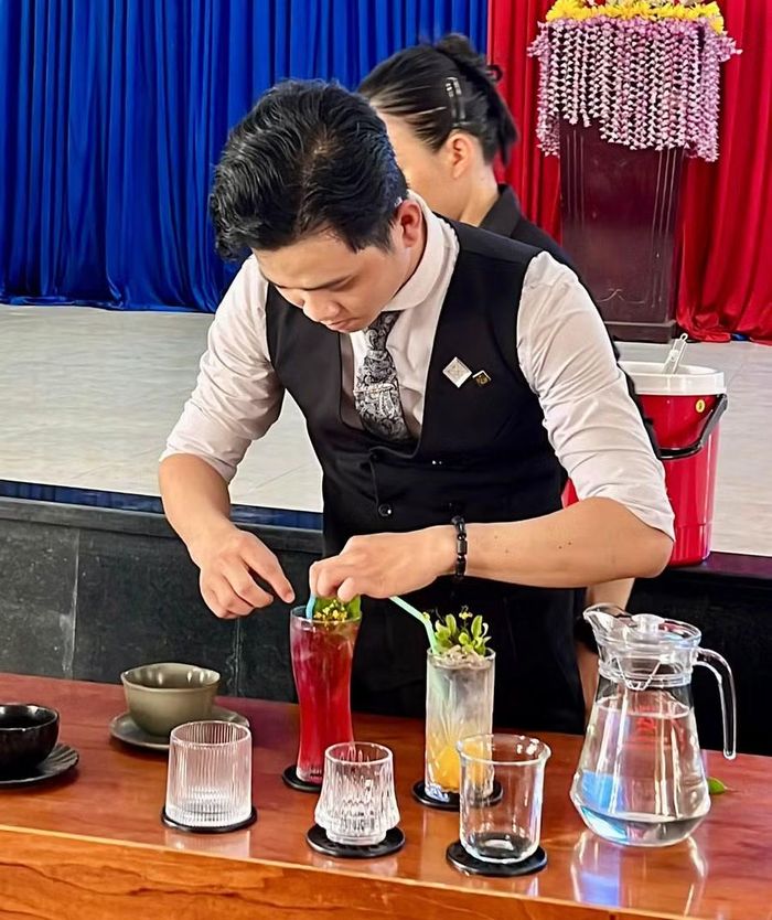 Các giáo viên hướng dẫn tại khóa học.