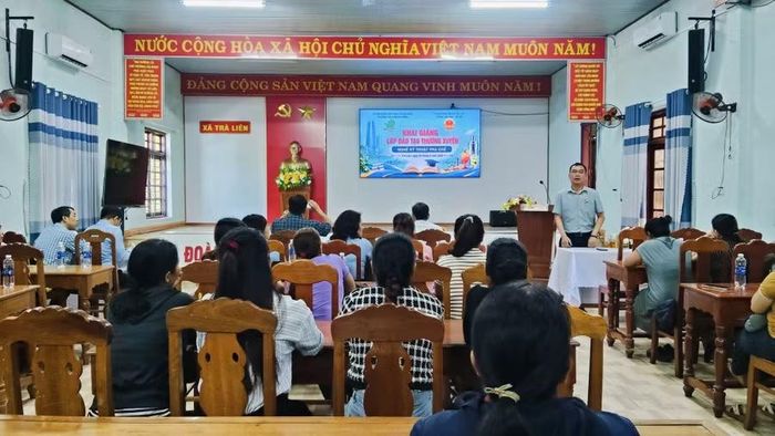 Trường Cao đẳng Đà Nẵng dạy nghề pha chế cho người lao động xã Trà Liên.