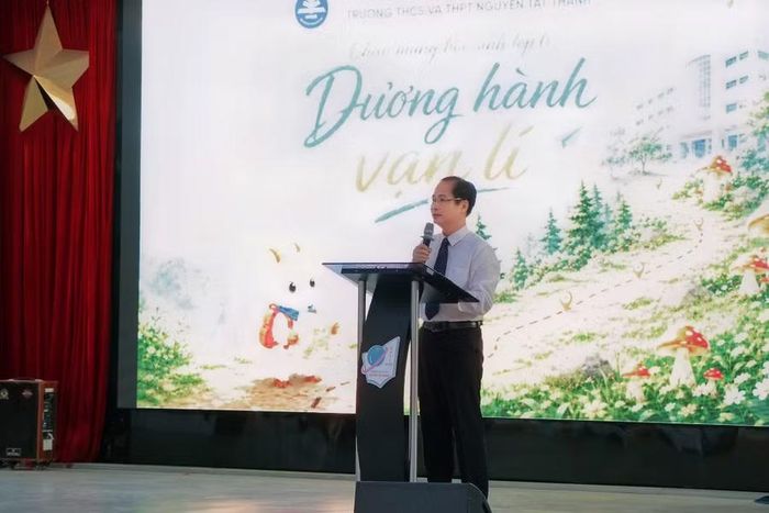 TS Phạm Sỹ Cường, Hiệu trưởng Nhà trường, phát biểu chào mừng.