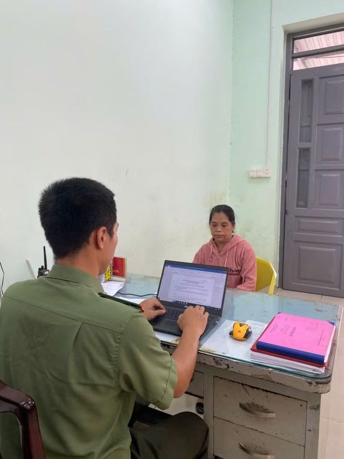 Hình ảnh bảo mẫu tại cơ quan công an.