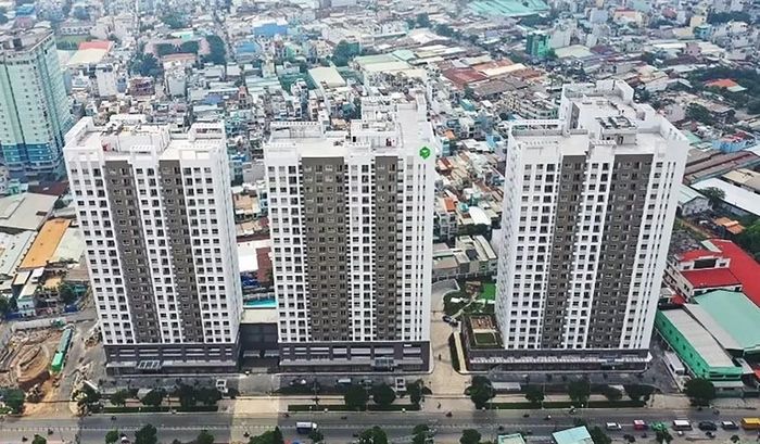 Dự án Khu thương mại dịch vụ và căn hộ quy mô 1.099 căn tại số 278 đường Hòa Bình, phường Phú Thạnh chưa được cấp sổ hồng. Ảnh: NVL.