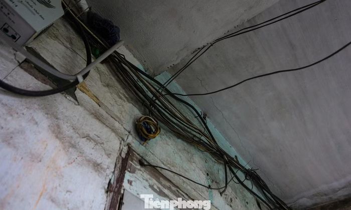 Phần diện tích 59 m² dự kiến thu hồi gồm phần diện tích sân chung và cắt vào công trình nhà tập thể một ít có thể ảnh hưởng đến kết cấu tòa nhà, nơi 29 trường hợp đang sinh sống, đồng thời đặt ra bài toán tái định cư.