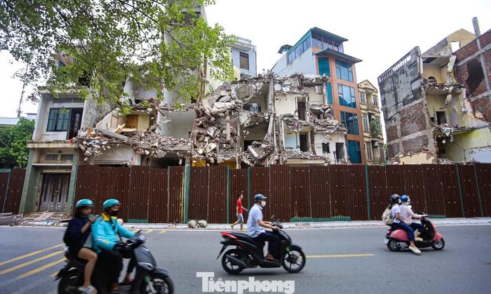 Các hộ dân có đất thu hồi dự án ga ngầm C6 đủ điều kiện được bố trí tái định cư tại Khu đô thị Nam Trung Yên (phường Yên Hòa), cách nơi ở cũ khoảng 7 km.