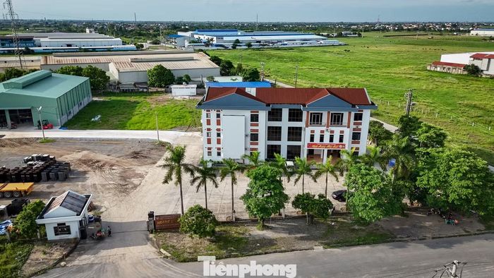  Trụ sở Công ty Hoàng Anh - chủ đầu tư dự án sau nhiều năm bỏ hoang mới đây đã được sơn sửa lại. 