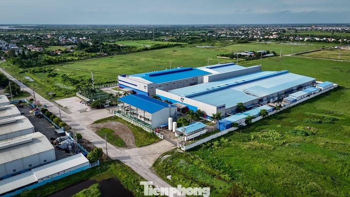  ﻿UBND tỉnh cũng đề nghị TAND tỉnh phối hợp với các cơ quan chức năng rà soát đầy đủ hiện trạng tài sản, xác định các khoản nghĩa vụ tài chính, bảo đảm việc xử lý tài sản sau phá sản đúng quy định pháp luật. Song song với đó, Ban Quản lý (BQL) Kinh tế và các KCN tỉnh được giao chủ động nghiên cứu phương án lựa chọn nhà đầu tư mới ngay sau khi hoàn tất quá trình phá sản. 