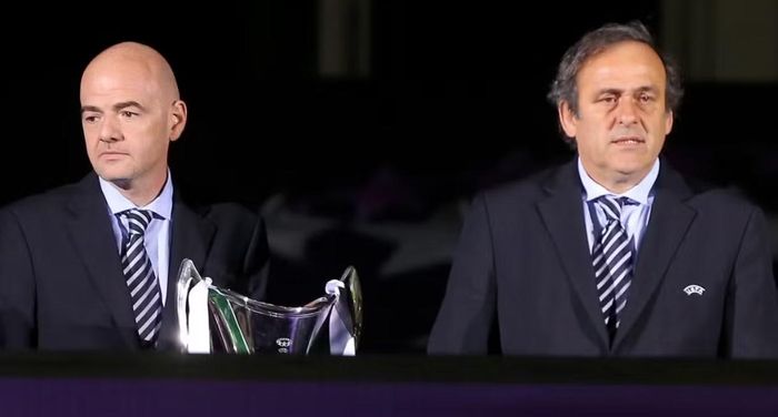  Cựu Chủ tịch UEFA Michel Platini (bên phải) được cho rằng từng chất vấn ông Infantino về mối quan hệ với nữ nhân viên nọ. 