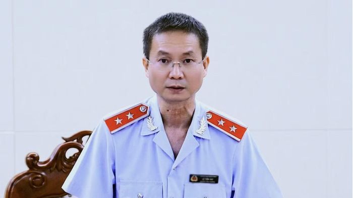 Phó Tổng Thanh tra Chính phủ Lê Tiến Đạt ký thông báo ban hành kết luận thanh tra. Ảnh: TTCP.