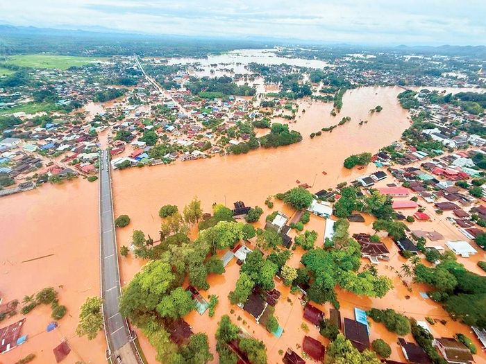 Hình ảnh lũ lụt ở Thái Lan vào cuối tháng 7/2025 sau trận mưa lớn do bão nhiệt đới Wipha gây ra