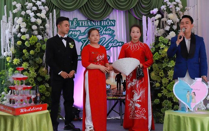 Gia đình tổ chức đám cưới như dự kiến dù vắng mặt cô dâu 