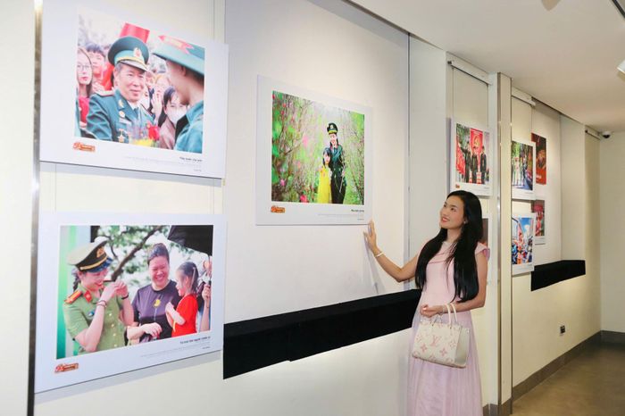 Trưng bày kéo dài đến trưa ngày 10/8 tại Trung tâm Văn hóa - Thông tin Hồ Gươm.