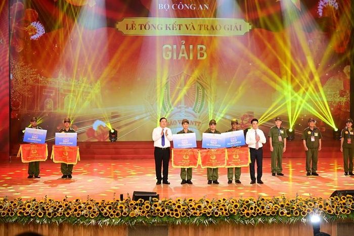 Các đội đại giải B tại Hội thi. Ảnh: CAHP