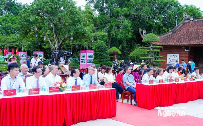 Các đại biểu tham dự lễ vinh danh các tập thể, cá nhân có thành tích xuất sắc của Cuộc thi Hùng biện tiếng Việt 2026. Ảnh: TL