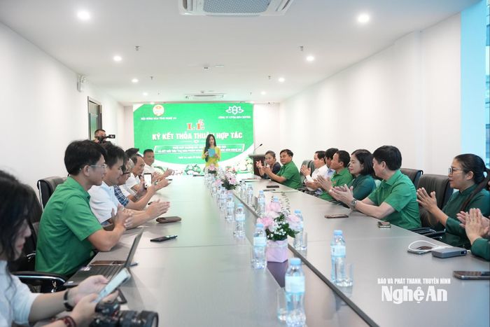 Toàn cảnh buổi lễ ký kết. Ảnh: Thúy Vinh