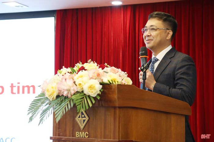 PGS.TS Phan Đình Phong - Trưởng khoa Rối loạn nhịp và điện sinh lý, Bệnh viện Đại học Y Hà Nội cập nhật tiến bộ trong tạo nhịp tim.