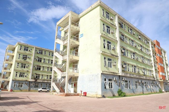 Dự án Khu nhà ở thí điểm cho công nhân và người lao động tại KKT Vũng Áng đã đưa vào khai thác 4 tòa nhà 5 tầng, đáp ứng chỗ ở tập trung cho người lao động.