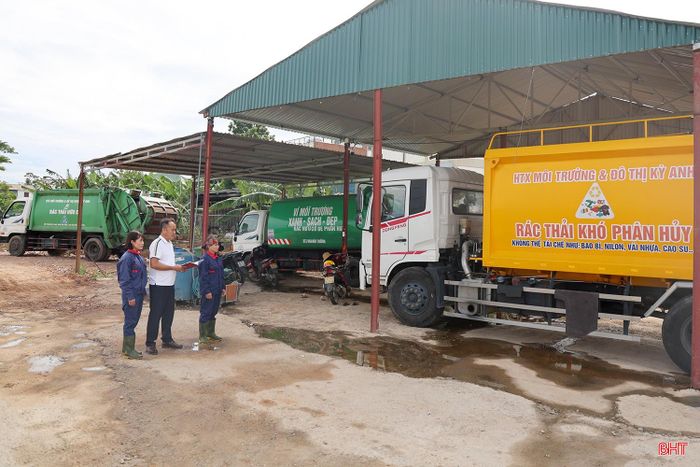 HTX Môi trường và Đô thị Kỳ Anh đầu tư xe chuyên dụng, nâng cao hiệu quả thu gom, vận chuyển rác thải trên địa bàn.