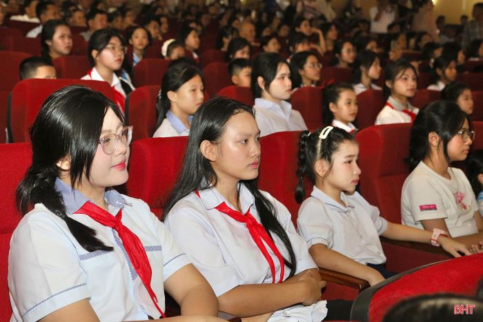 Cuộc thi "Đại sứ Văn hóa đọc" thu hút 155.586 học sinh tham gia.