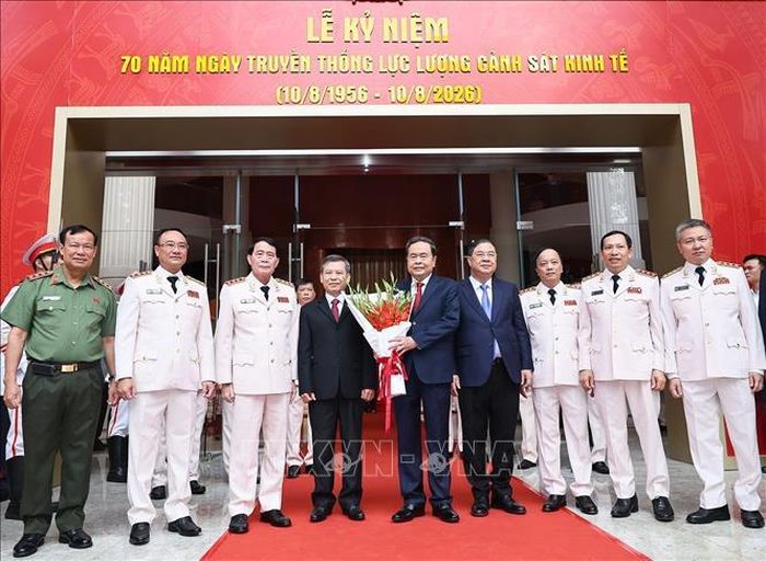 Chủ tịch Quốc hội Trần Thanh Mẫn dự Lễ kỷ niệm 70 năm Ngày truyền thống lực lượng Cảnh sát kinh tế. Ảnh: Doãn Tấn/TTXVN