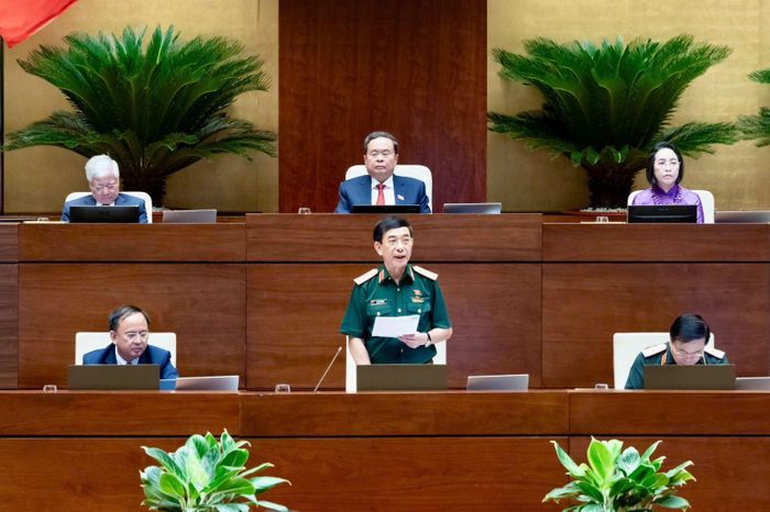 Đại tướng Phan Văn Giang, Phó Thủ tướng Chính phủ, Bộ trưởng Bộ Quốc phòng giải trình, tiếp thu các ý kiến đại biểu Quốc hội nêu.