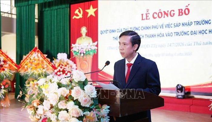 PGS.TS Lê Hoằng Bá Huyền, Hiệu trưởng Trường Đại học Hồng Đức phát biểu.