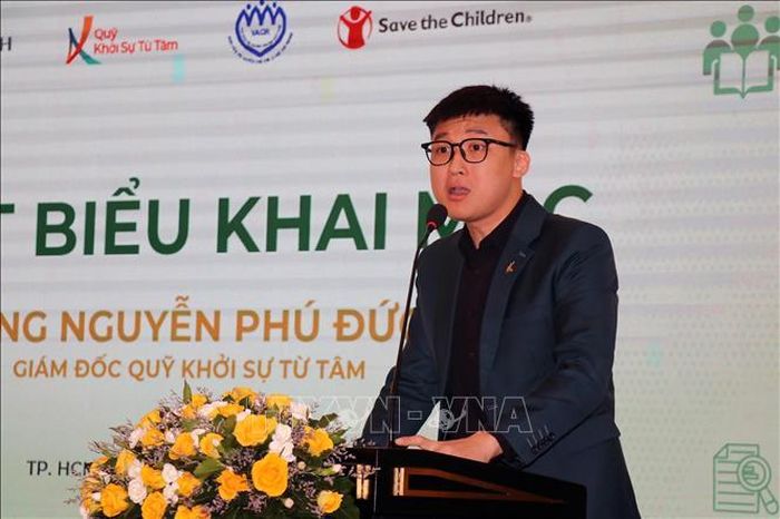 Ông Nguyễn Phú Đức, Giám đốc Quỹ Khởi sự từ tâm phát biểu tại hội thảo.
