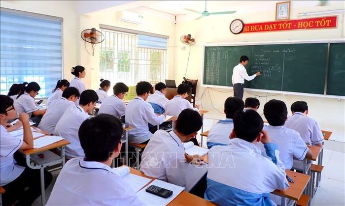 Giờ Vật lý tại Trường THPT chuyên Lam Sơn (Thanh Hóa). Ảnh tư liệu - minh họa: TTXVN phát