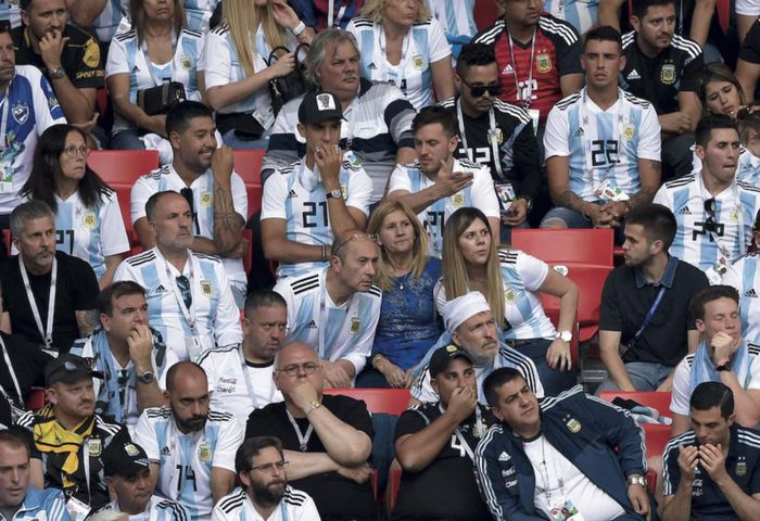 Cha Jorge, mẹ Celia và các thành viên khác trong gia đình Messi tại World Cup 2018 ở Nga. Ảnh: Infobae