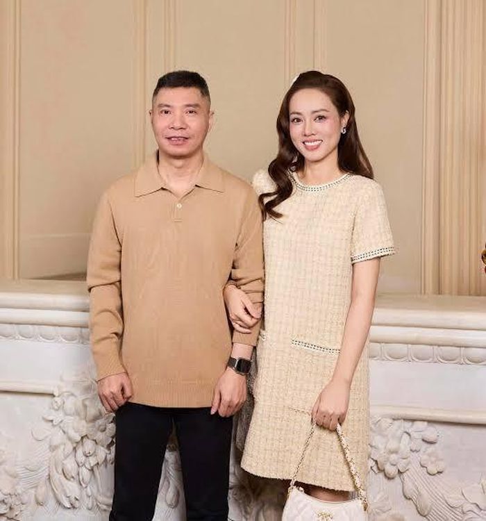 Vợ NSND Công Lý tâm sự về quyết định cưới chồng lớn hơn 15 tuổi.