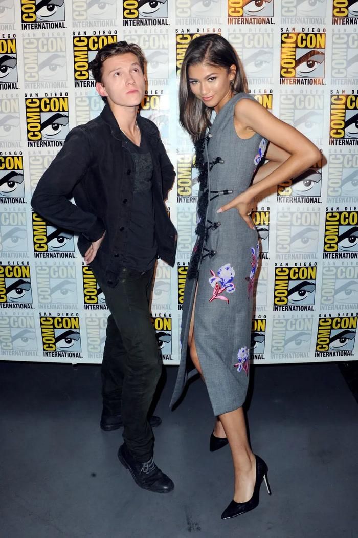 Tháng 11/2016, Zendaya và Tom Holland cùng xuất hiện trên trang bìa Hollywood Reporter.