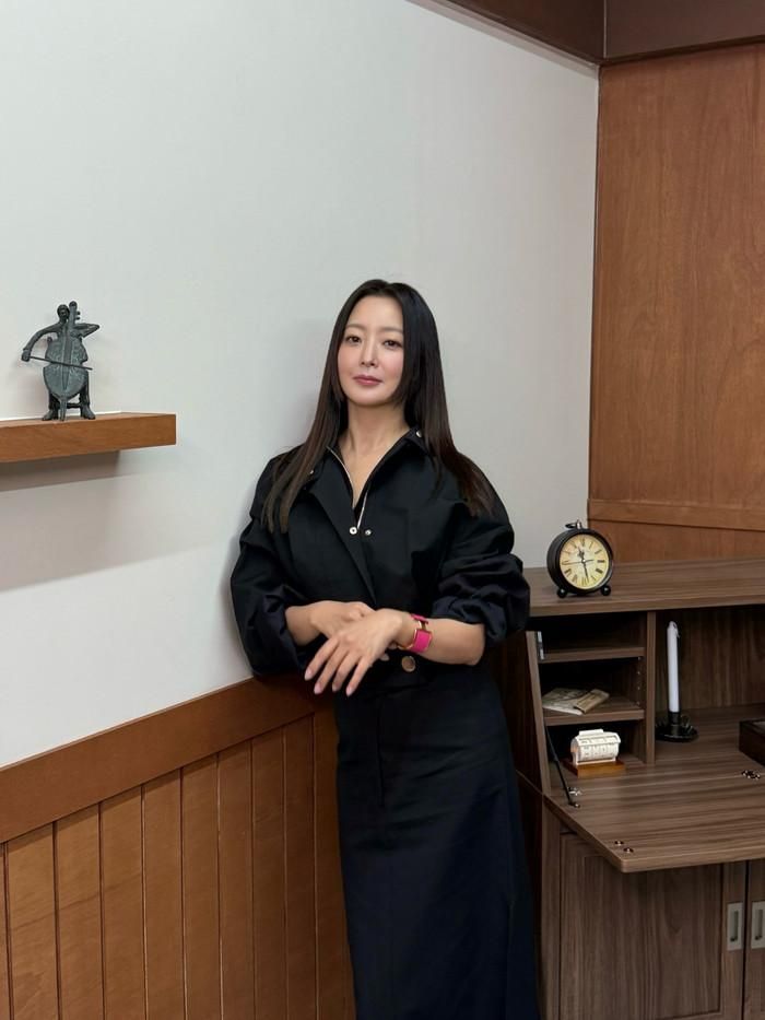 Kim Hee Sun là gương mặt quen thuộc với khán giả châu Á nhờ khả năng diễn xuất cùng vẻ đẹp được duy trì qua nhiều năm.