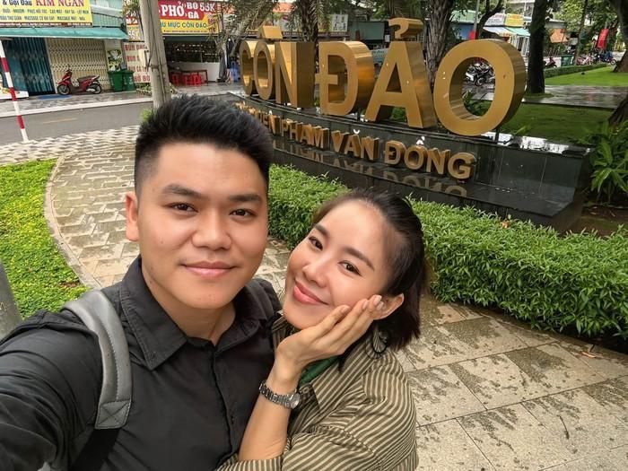 Lê Phương và Trung Kiên vừa có chuyến công tác tại Côn Đảo. Ảnh: FBNV