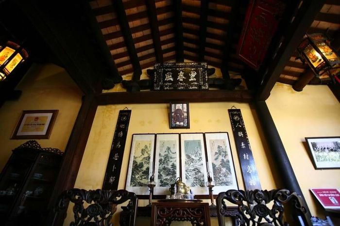 Không gian tiếp khách ở phía ngoài.