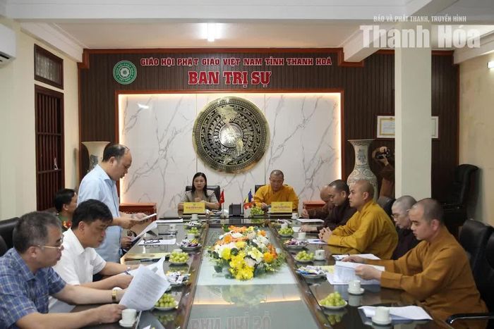 Các đại biểu dự buổi ký kết.