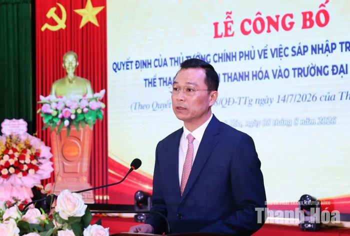 Phó Bí thư Tỉnh ủy, Chủ tịch UBND tỉnh Tô Anh Dũng phát biểu tại buổi lễ.