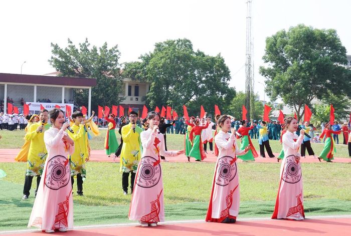  Một tiết mục văn nghệ tại lễ khai mạc Đại hội. 