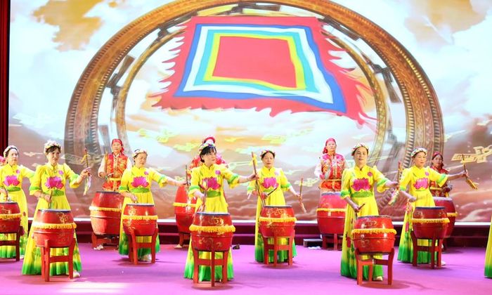  Màn trống hội chào mừng Đại hội.  