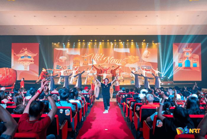 Khán giả "hòa nhịp cùng di sản" trong chương trình The Heritage Show. Ảnh: Đ.T