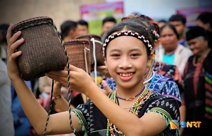 Những em nhỏ Cơ Tu tham gia ngày hội. Ảnh: ALĂNG NGƯỚC