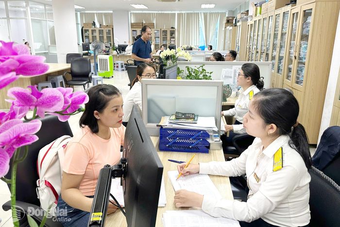 Thuế cơ sở 3 hỗ trợ người nộp thuế làm sạch mã số thuế theo quy định. Ảnh: Ngọc Liên