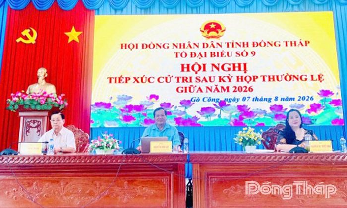 Tổ đại biểu số 9 Hội đồng nhân dân tỉnh tiếp xúc cử tri tại phường Gò Công.