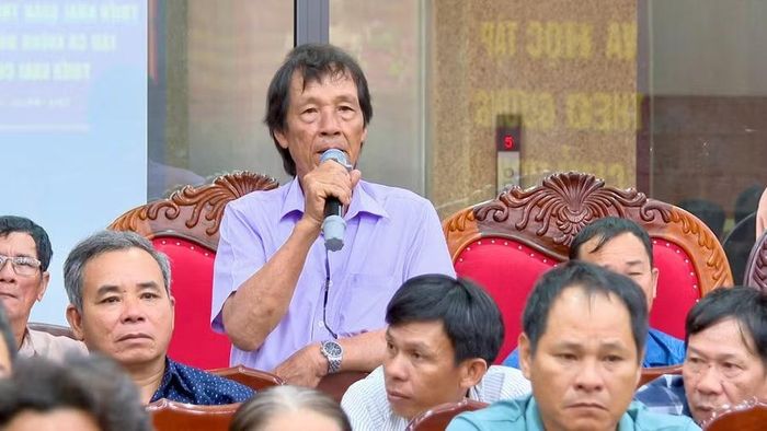 Các chủ tàu cá trên địa bàn phường Quy Nhơn Đông tham gia ý kiến. Ảnh: Nhật Trường