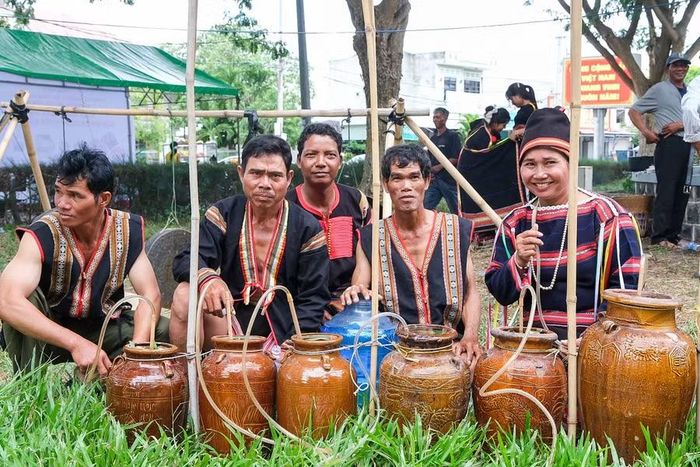  Buôn Thành Công (xã Phú Túc) tái hiện lễ tạ ơn của người Jrai. Ảnh: Hoàng Ngọc 