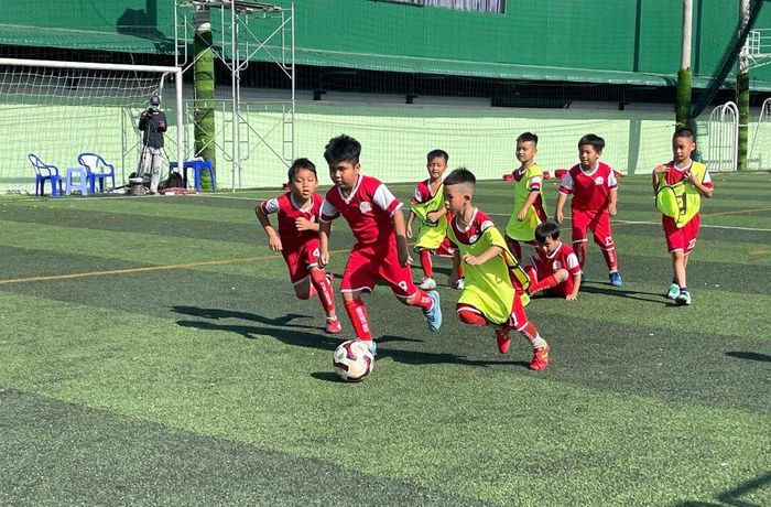 Các đội tranh tài tại giải.