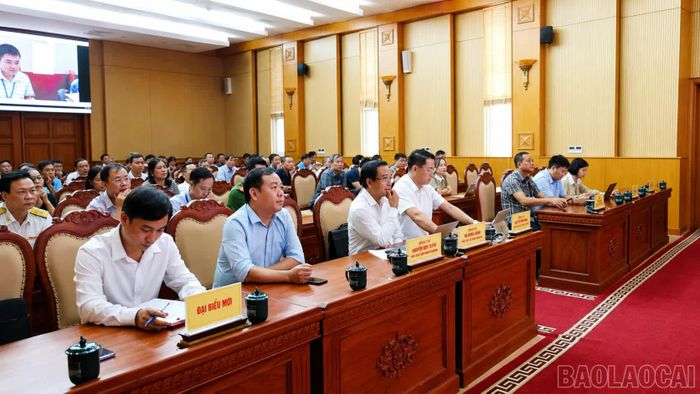 Đại biểu tham dự hội nghị.