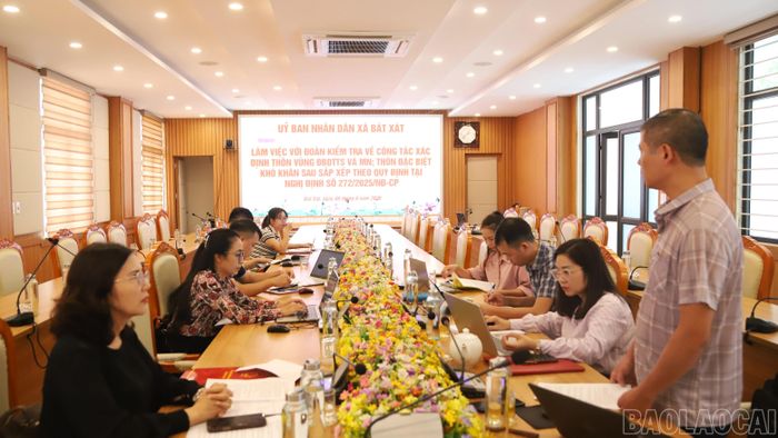 Quang cảnh buổi làm việc.